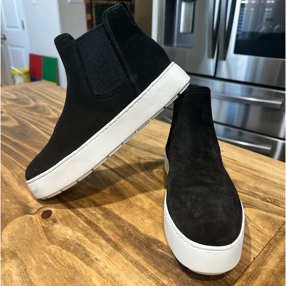 Vince size 8 booties